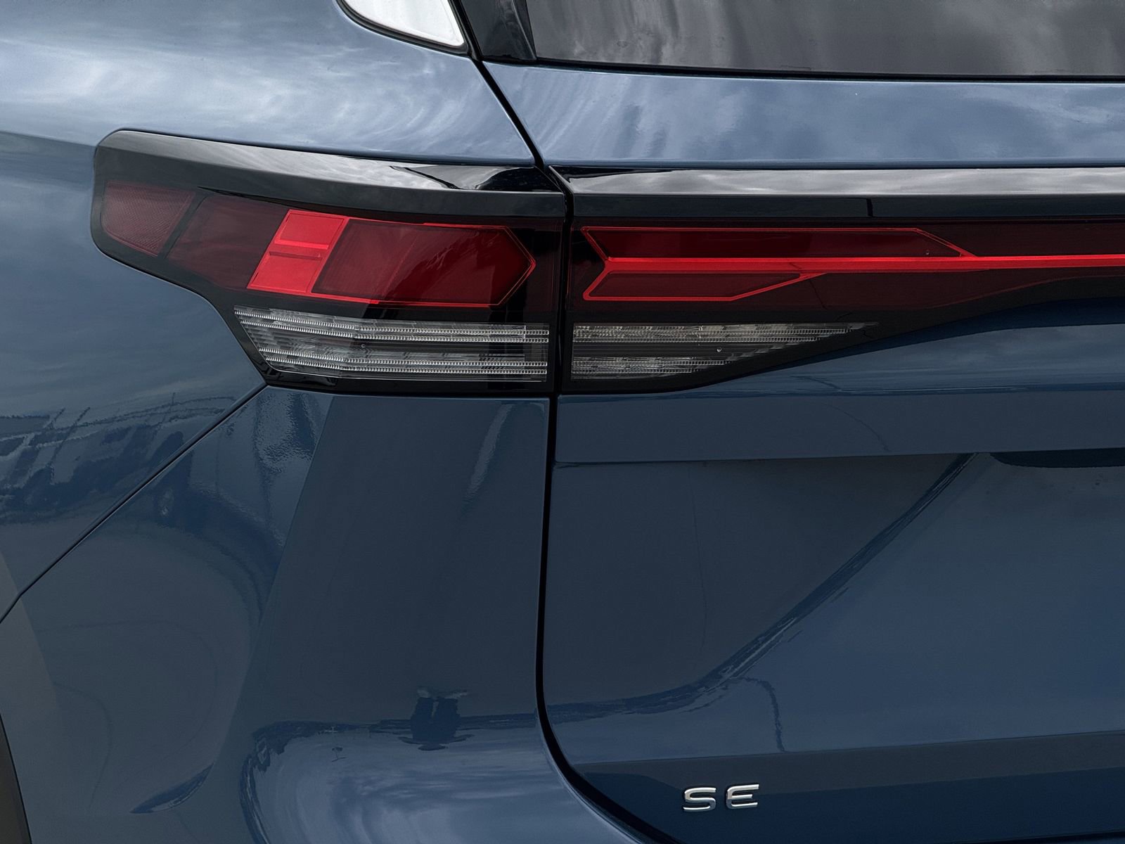 New 2026 Volkswagen Tiguan SE FWD image 12
