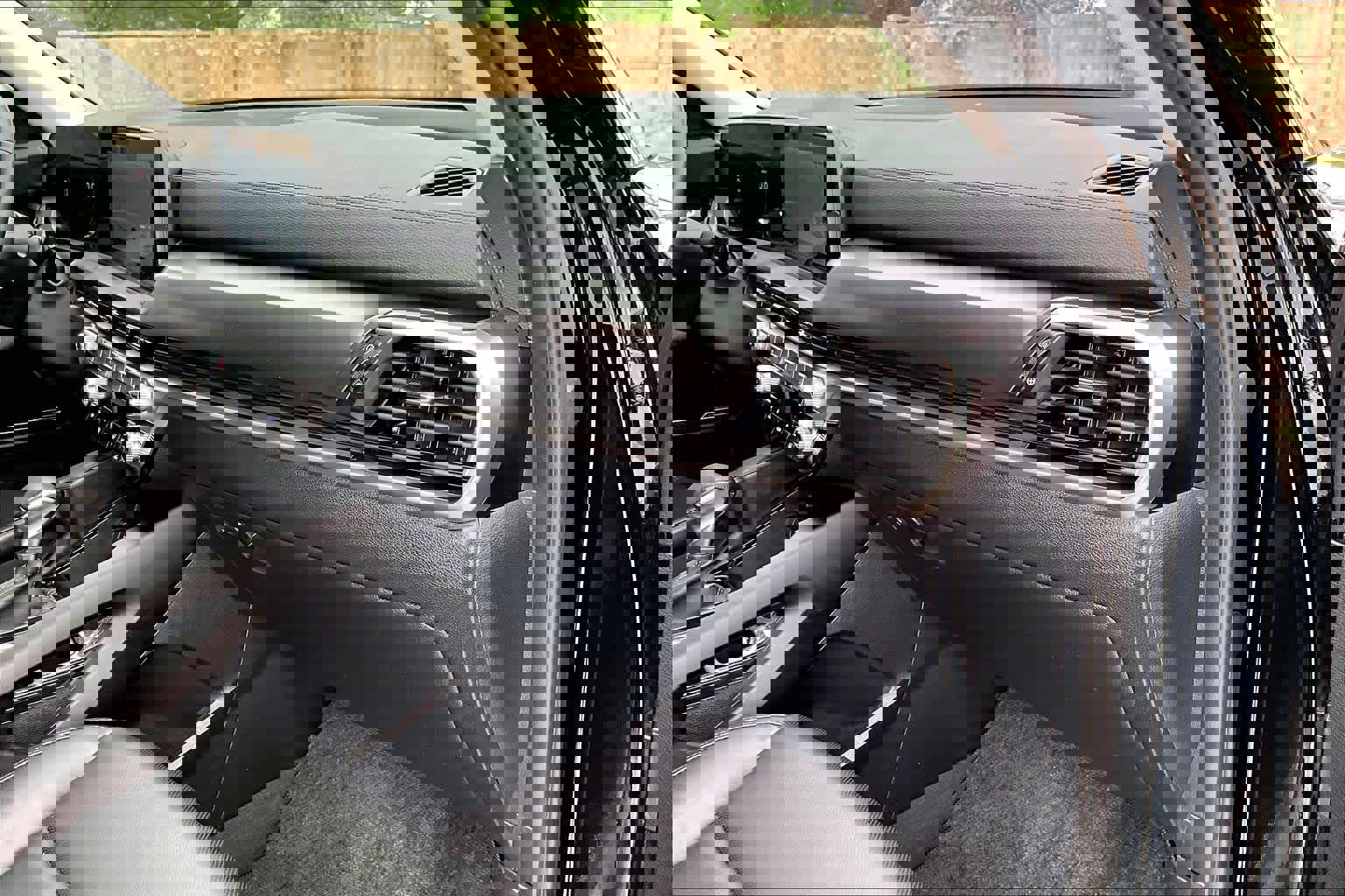 Used 2025 Kia Telluride LX image 17