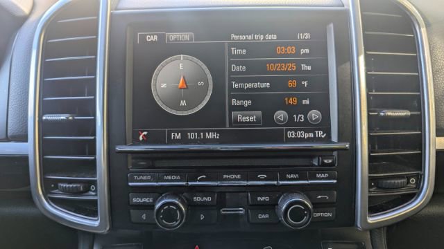 Used 2014 Porsche Cayenne Platinum Edition image 32