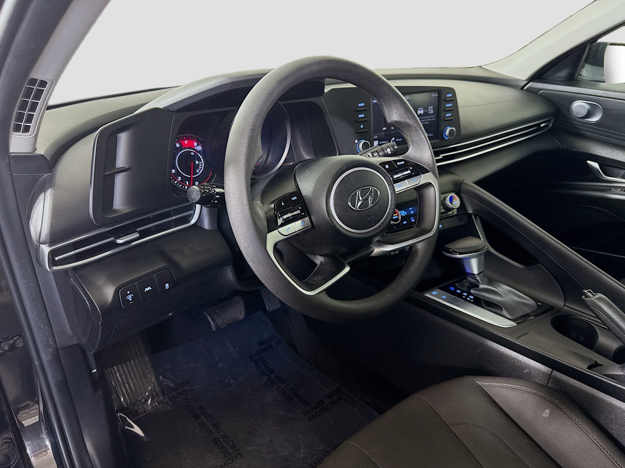 Used 2023 Hyundai Elantra SEL image 23