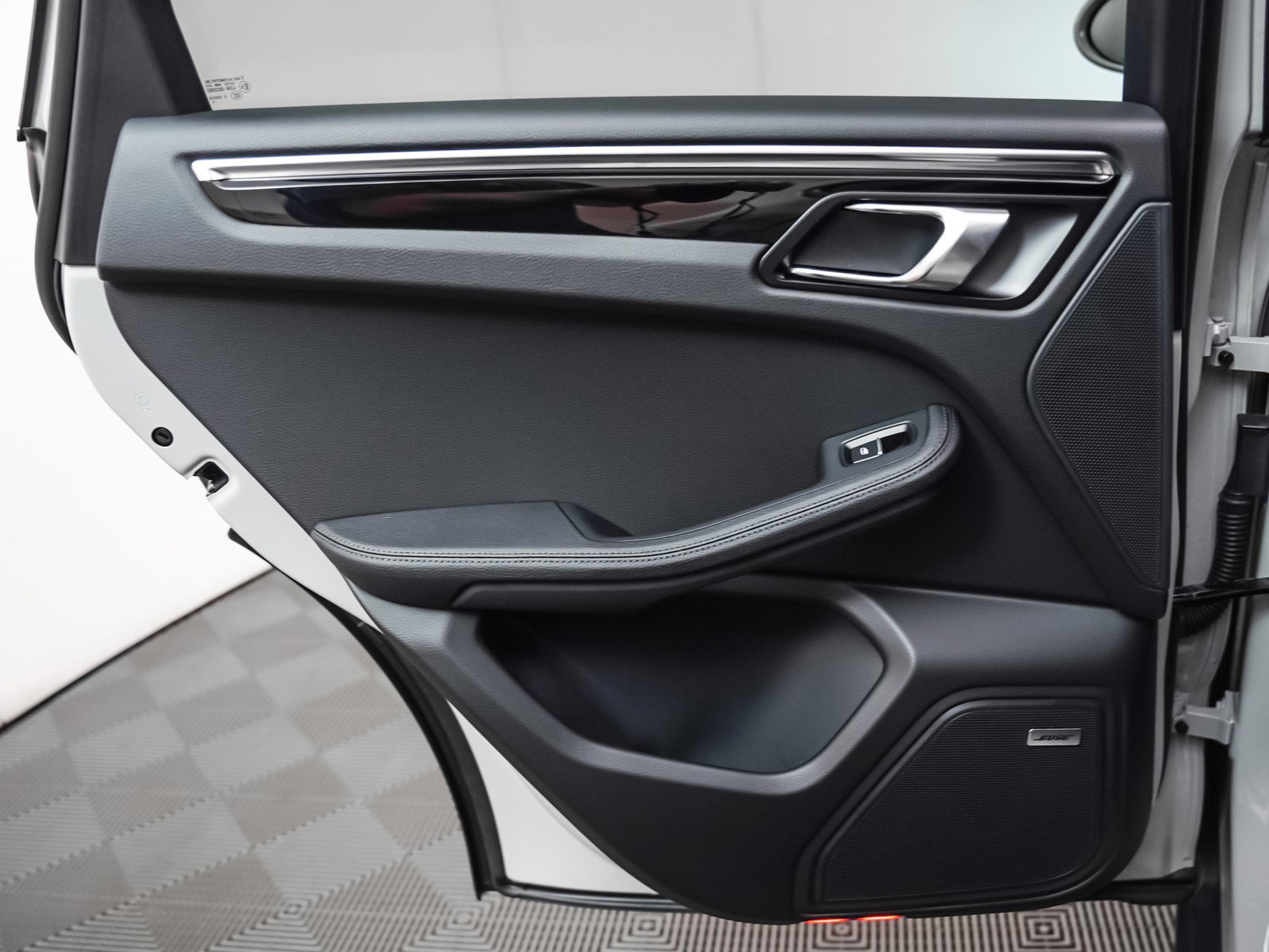 New 2026 Porsche Macan image 26