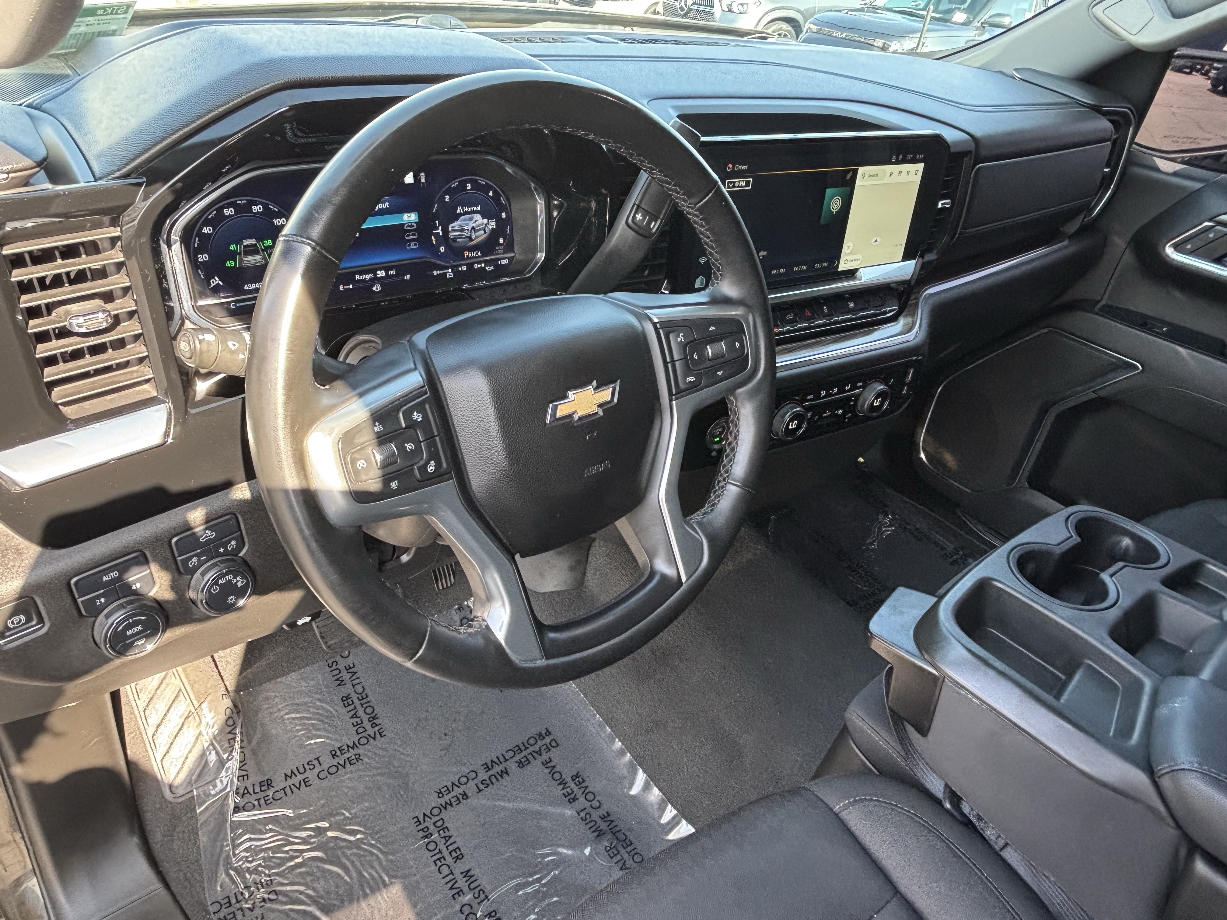 Used 2023 Chevrolet Silverado 1500 LT AWD/4WD image 17