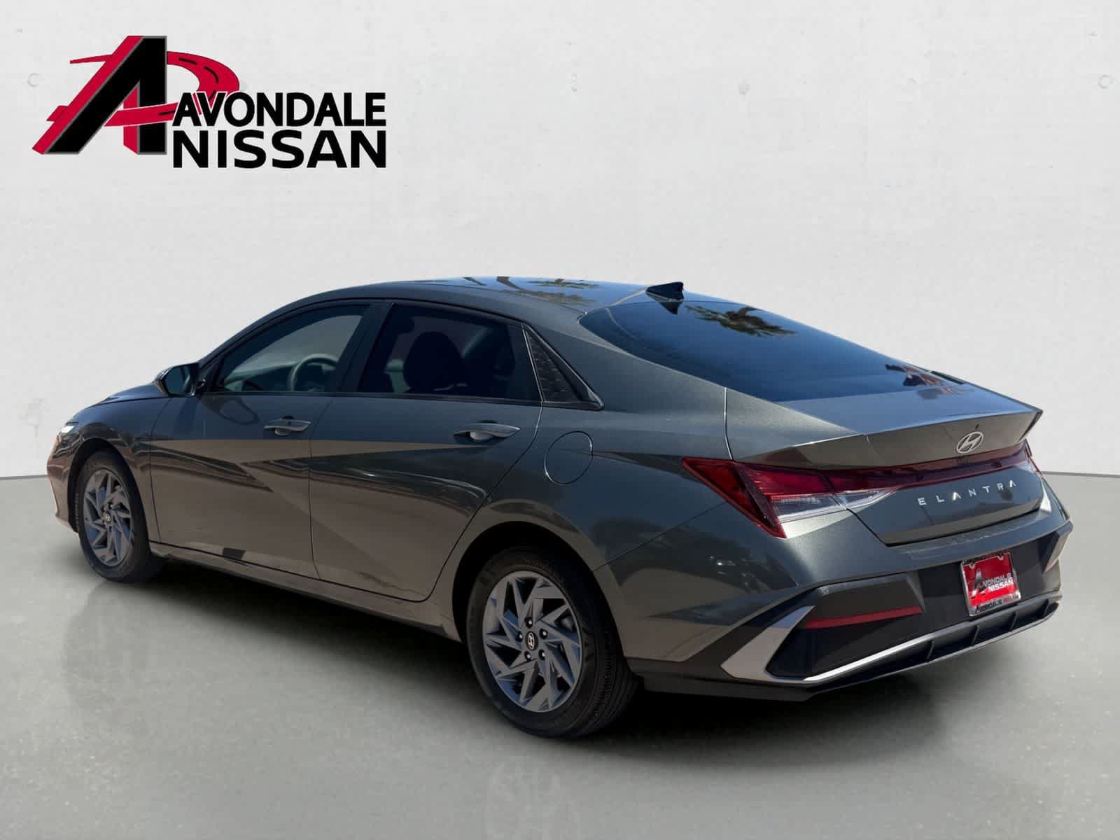 Used 2024 Hyundai Elantra SEL FWD image 4