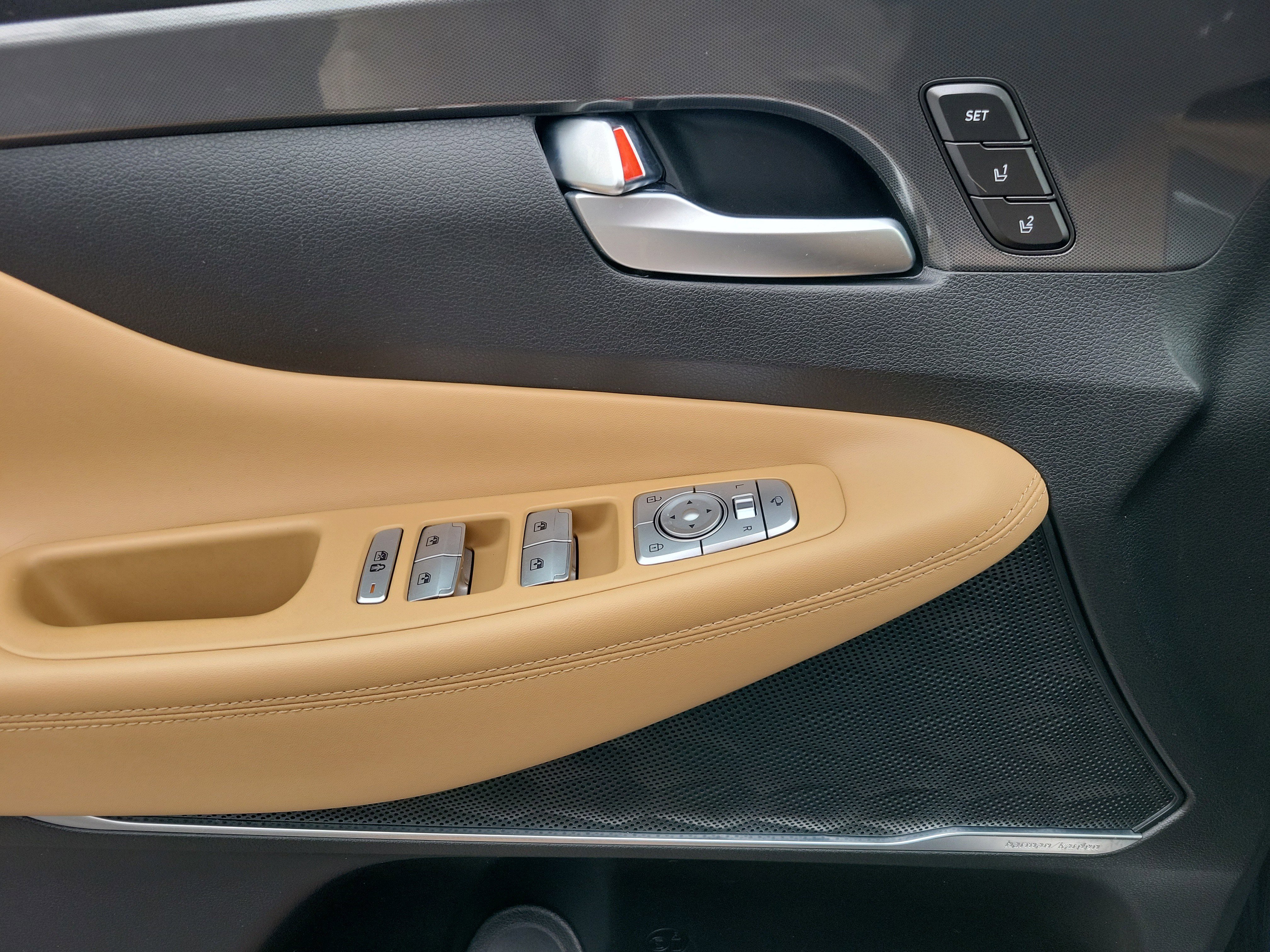 Used 2023 Hyundai Santa Fe Calligraphy w/ Cargo Package image 8