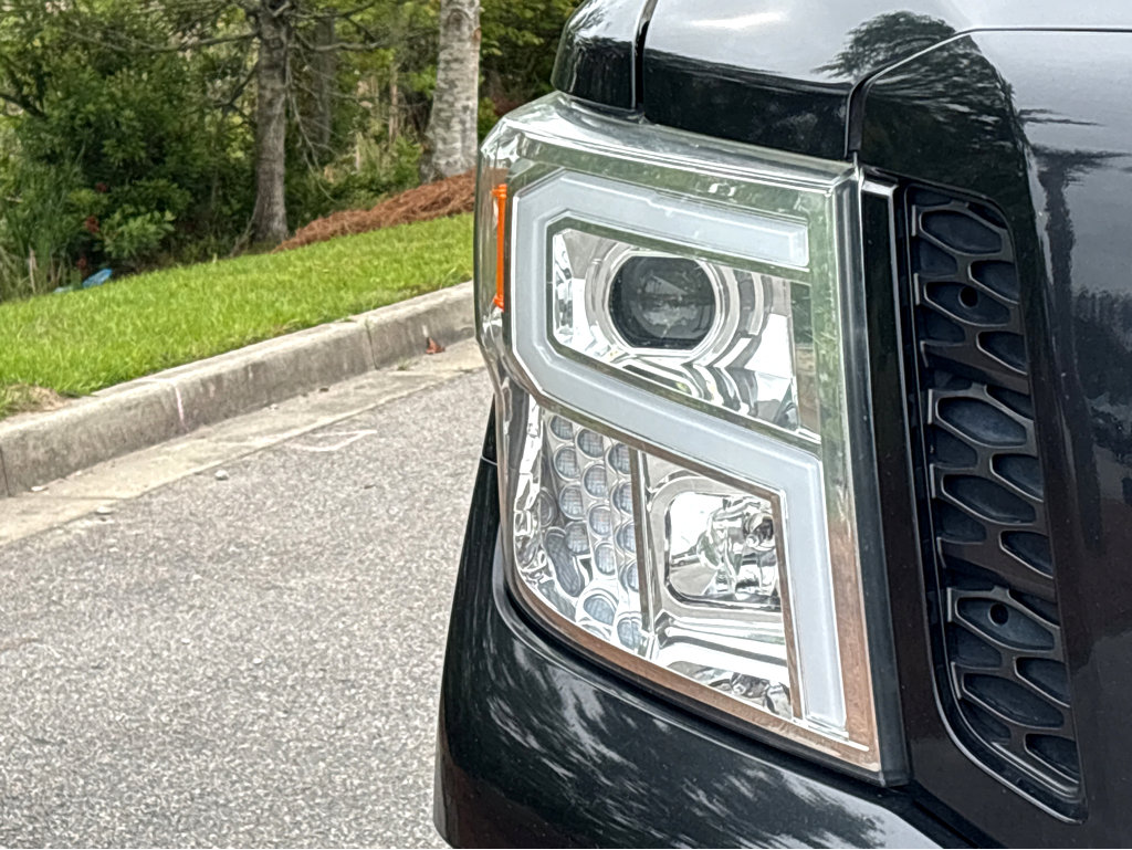 Used 2019 Nissan Titan SV w/ SV Convenience Package AWD/4WD image 18