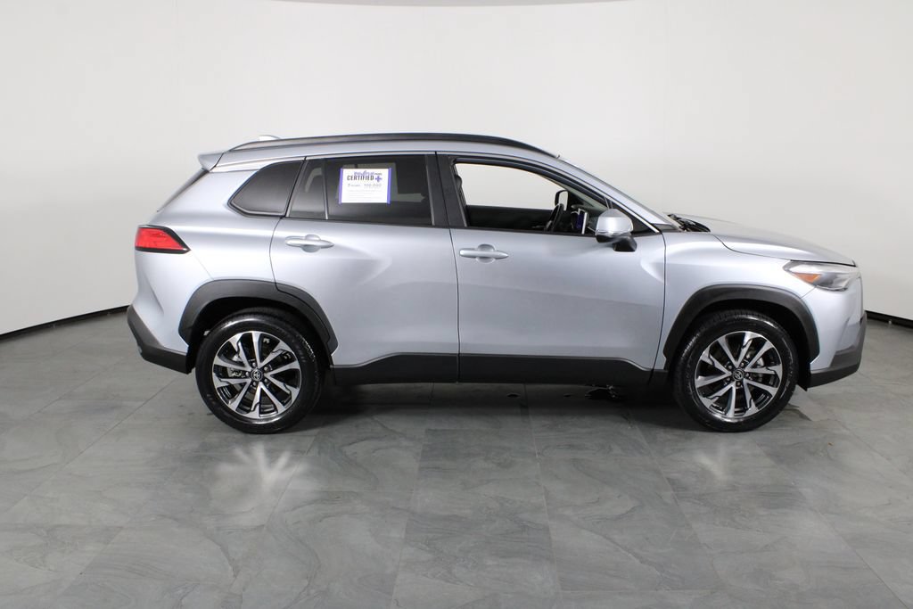 Used 2024 Toyota Corolla Cross XLE FWD image 11