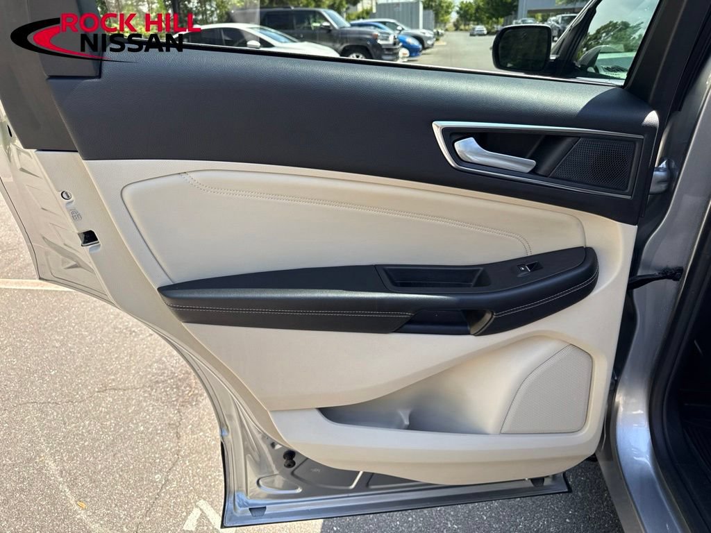 Used 2022 Ford Edge Titanium AWD/4WD image 27