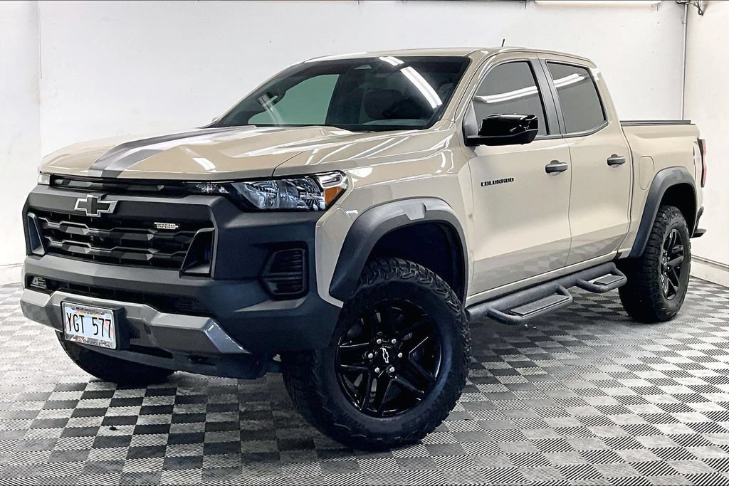 Used 2023 Chevrolet Colorado Trail Boss w/ Technology Package AWD/4WD image 1