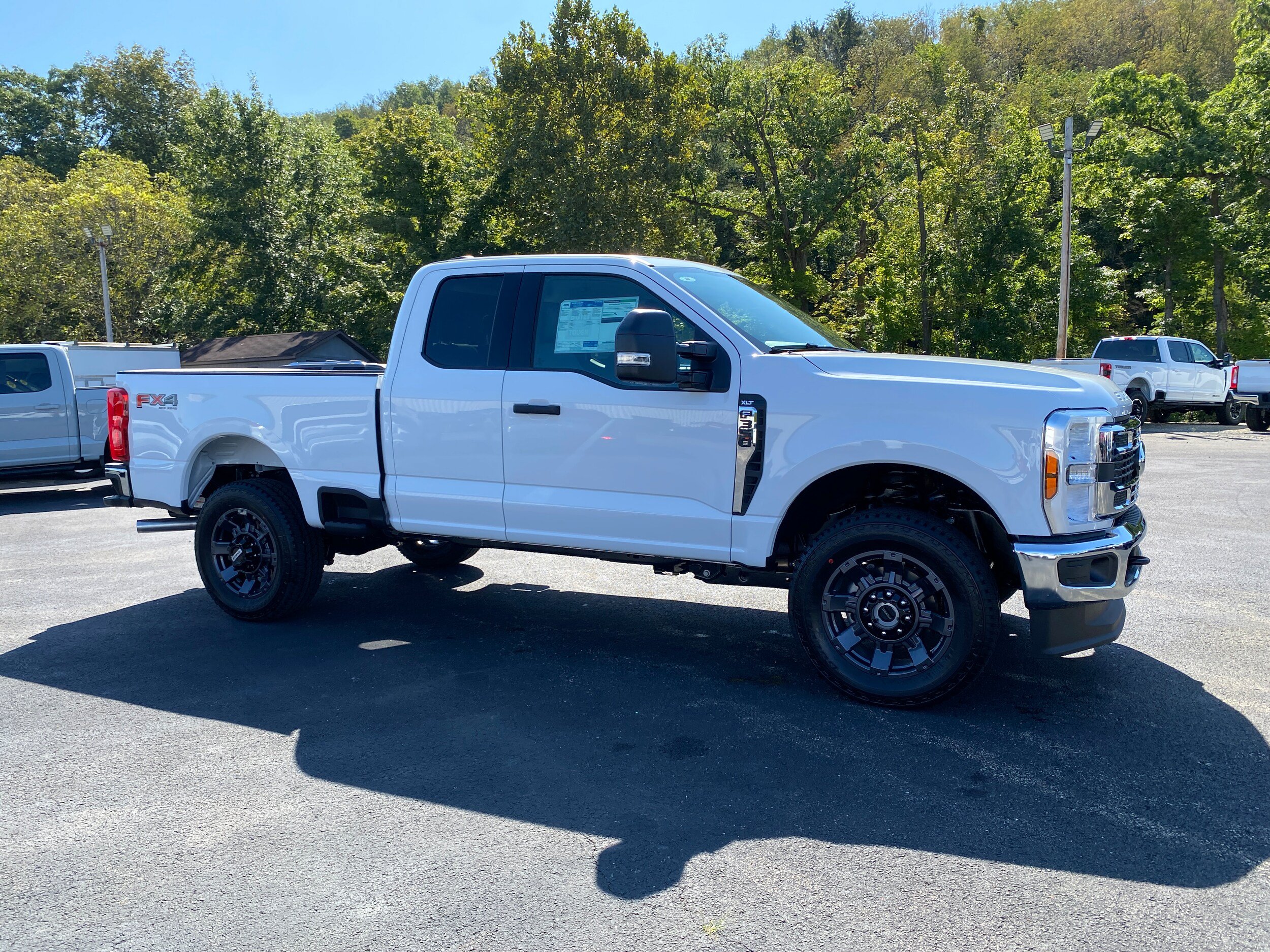 New 2027 Ford F350 XLT w/ FX4 Off-Road Package AWD/4WD image 14