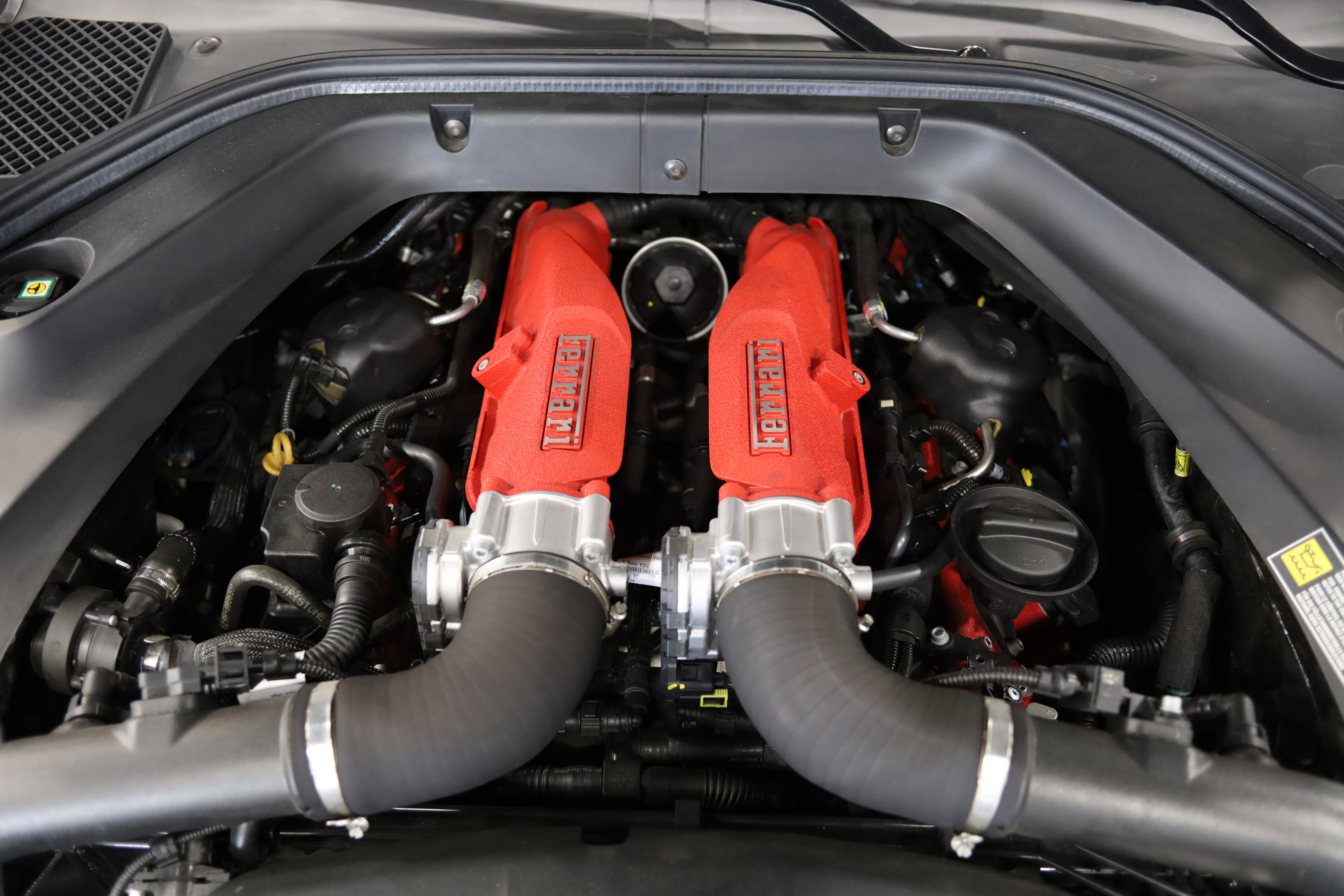 Used 2017 Ferrari California T RWD image 34