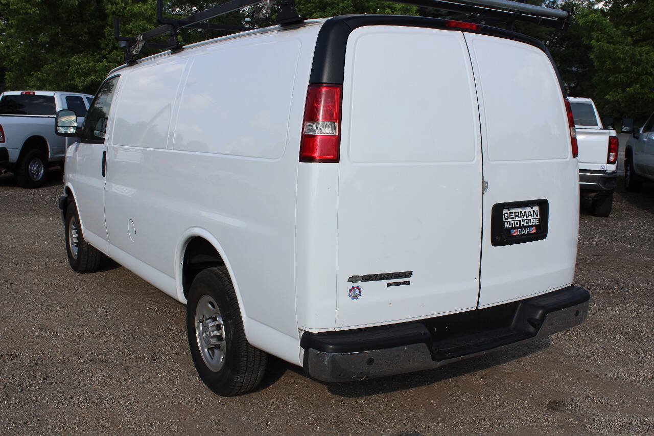 Used 2015 Chevrolet Express 3500 RWD image 7