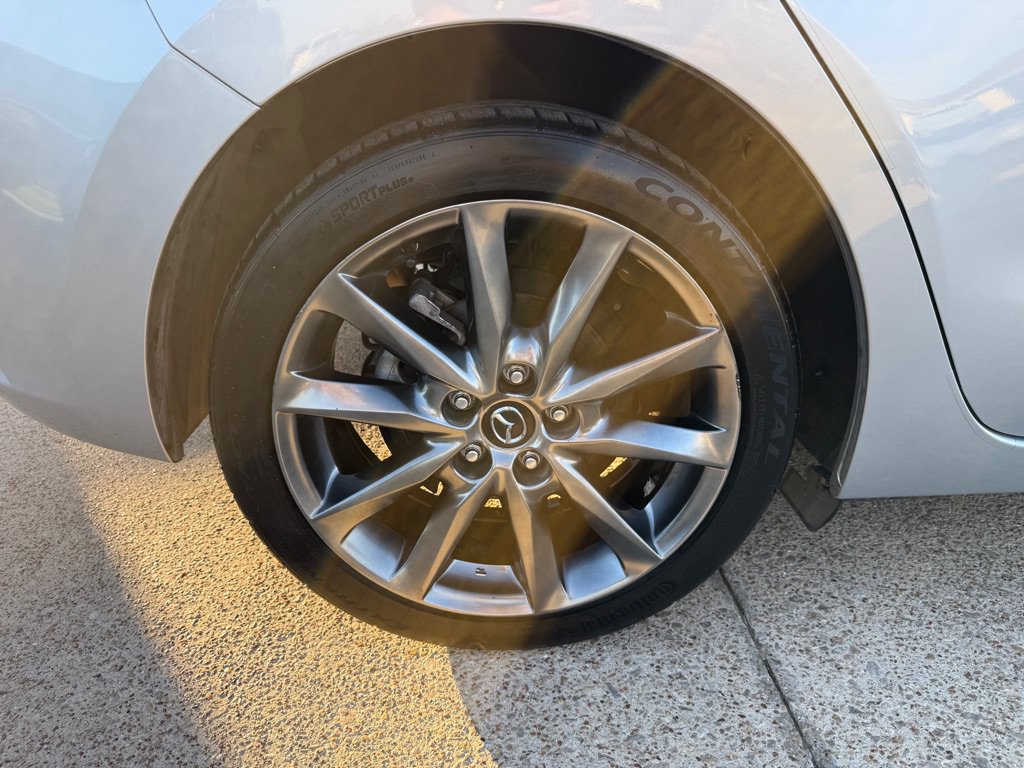 Used 2018 MAZDA MAZDA3 Grand Touring w/ Premium Equipment Package FWD image 13