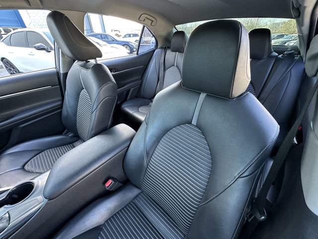 Used 2018 Toyota Camry SE image 10