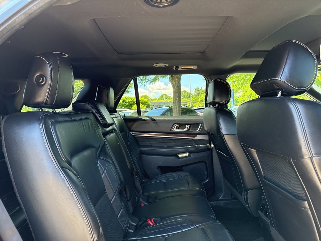 Used 2017 Ford Explorer Platinum image 31