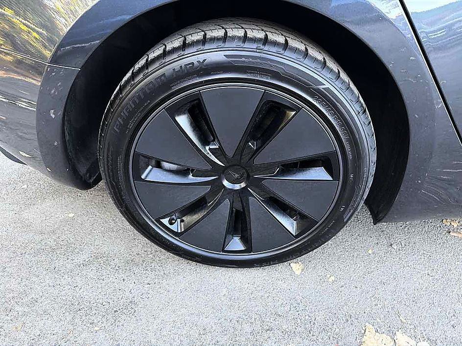 Used 2025 Tesla Model 3 Long Range RWD image 16