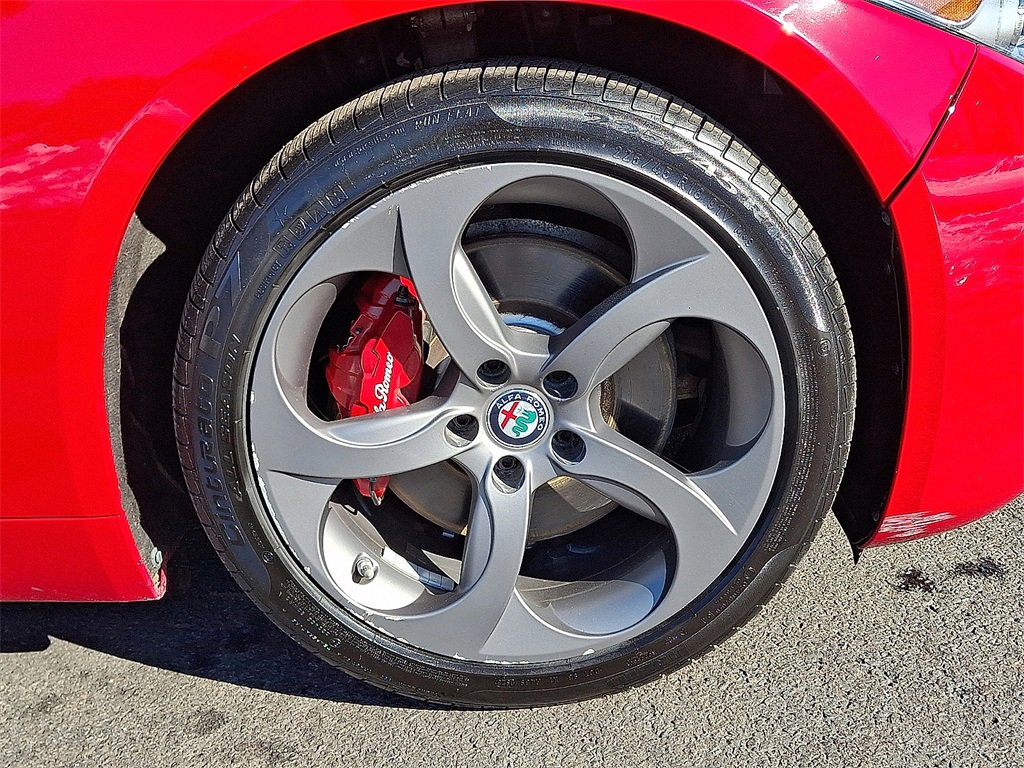 Used 2018 Alfa Romeo Giulia AWD image 32