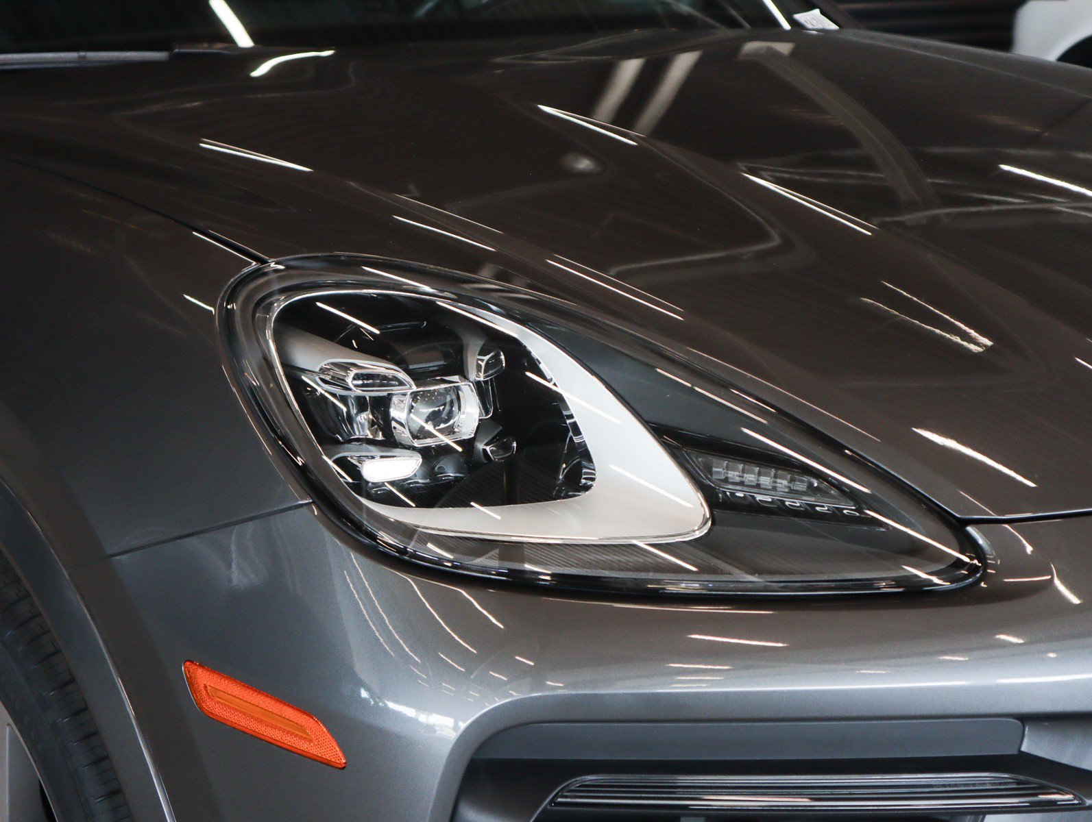 Certified 2023 Porsche Cayenne AWD/4WD image 27