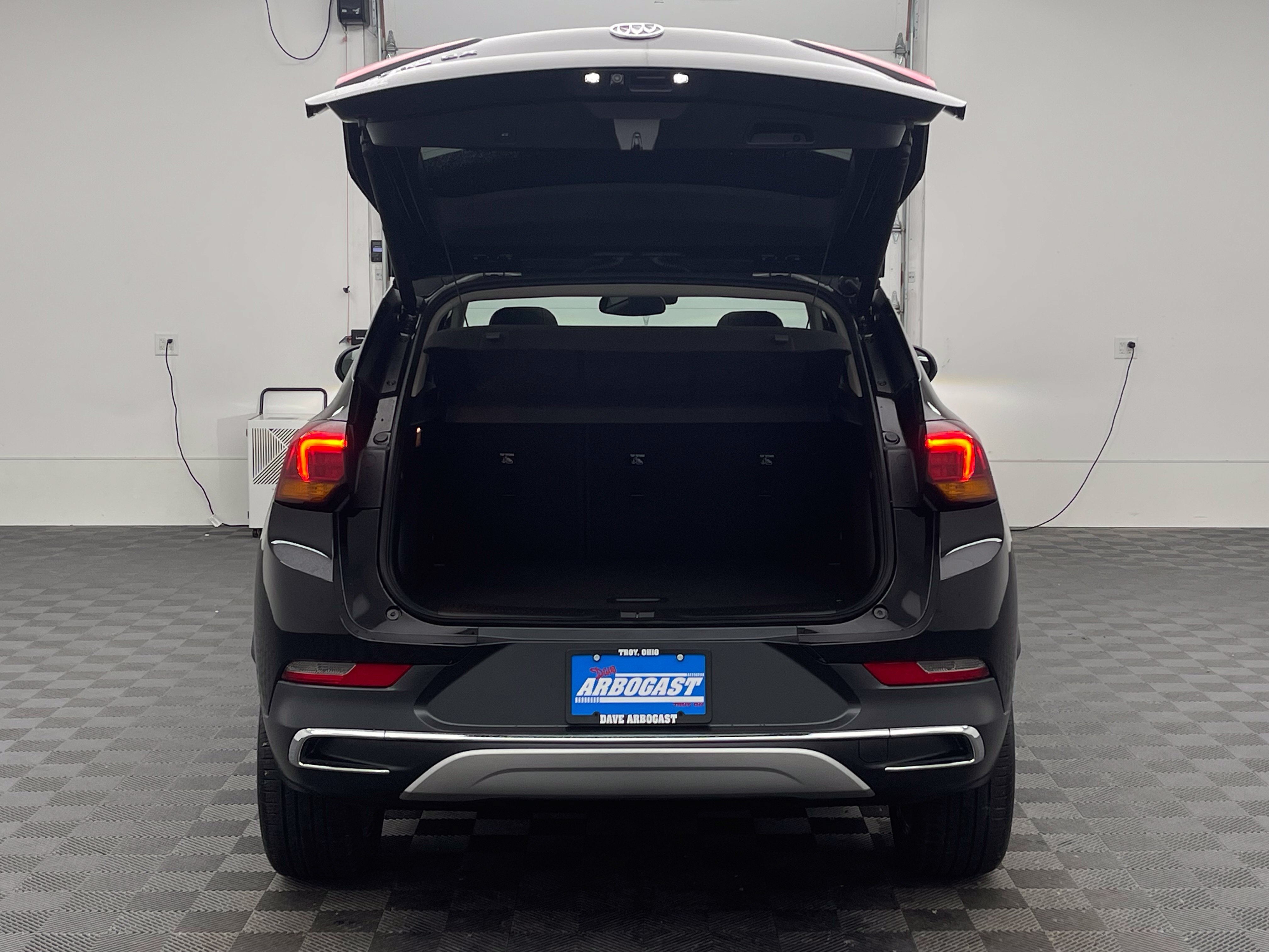Used 2023 Buick Encore GX Essence w/ Experience Buick Package FWD image 11
