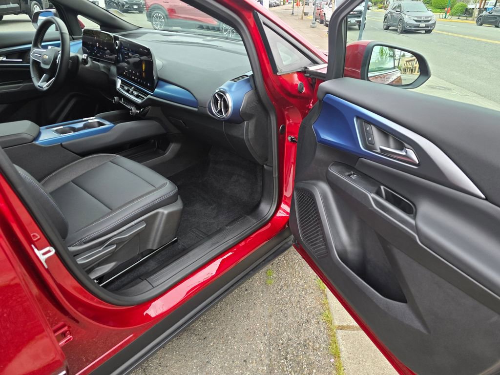 Used 2025 Chevrolet Equinox EV LT w/ Convenience Package FWD image 13