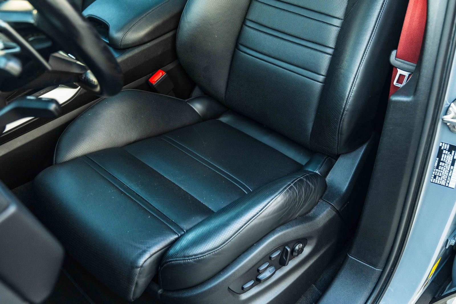 Used 2024 Porsche Cayenne S image 33