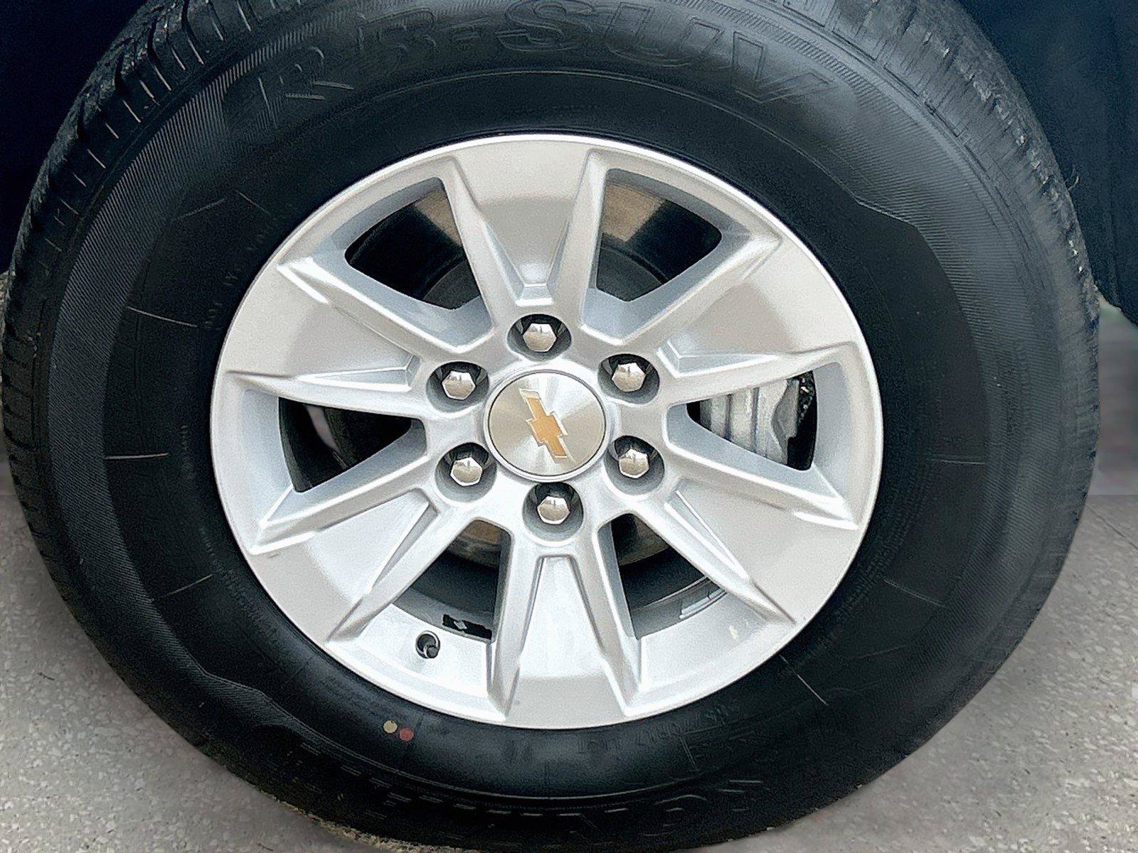 Used 2025 Chevrolet Silverado 1500 LT AWD/4WD image 40