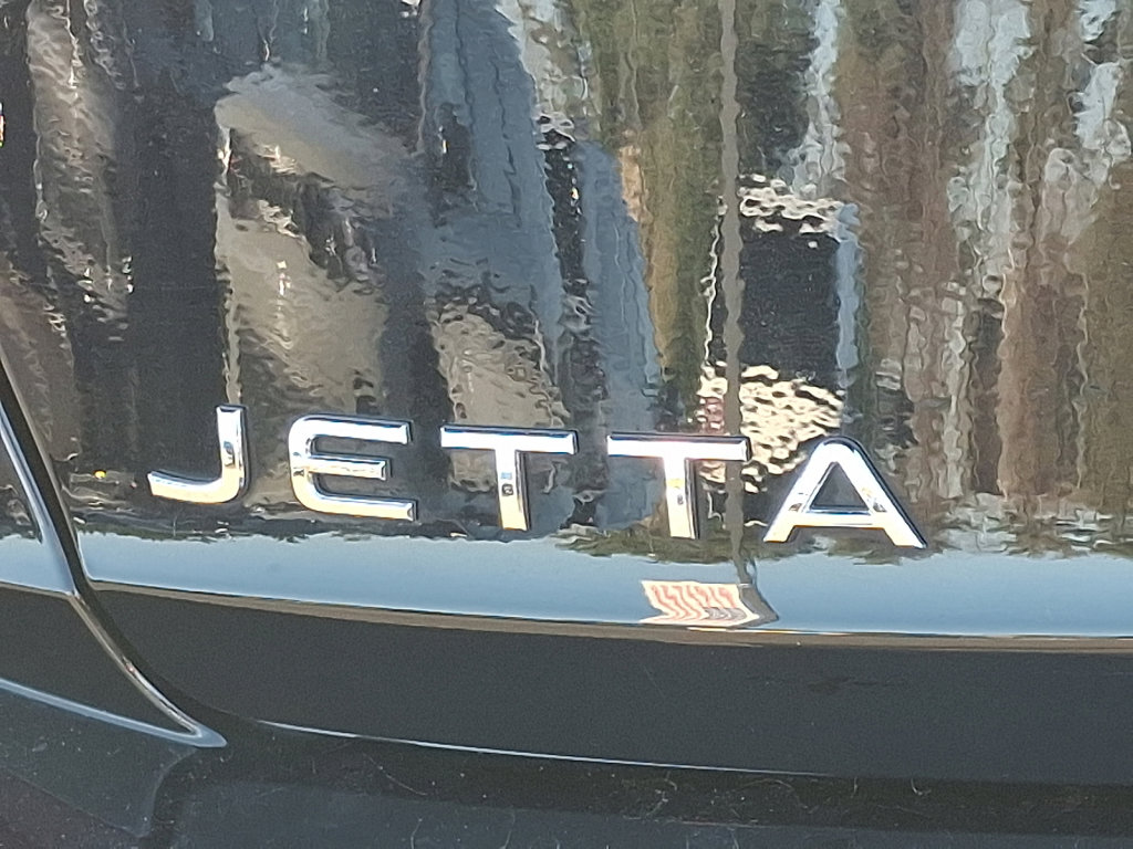 Used 2024 Volkswagen Jetta SE image 17