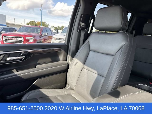 Used 2025 Chevrolet Suburban Z71 image 40