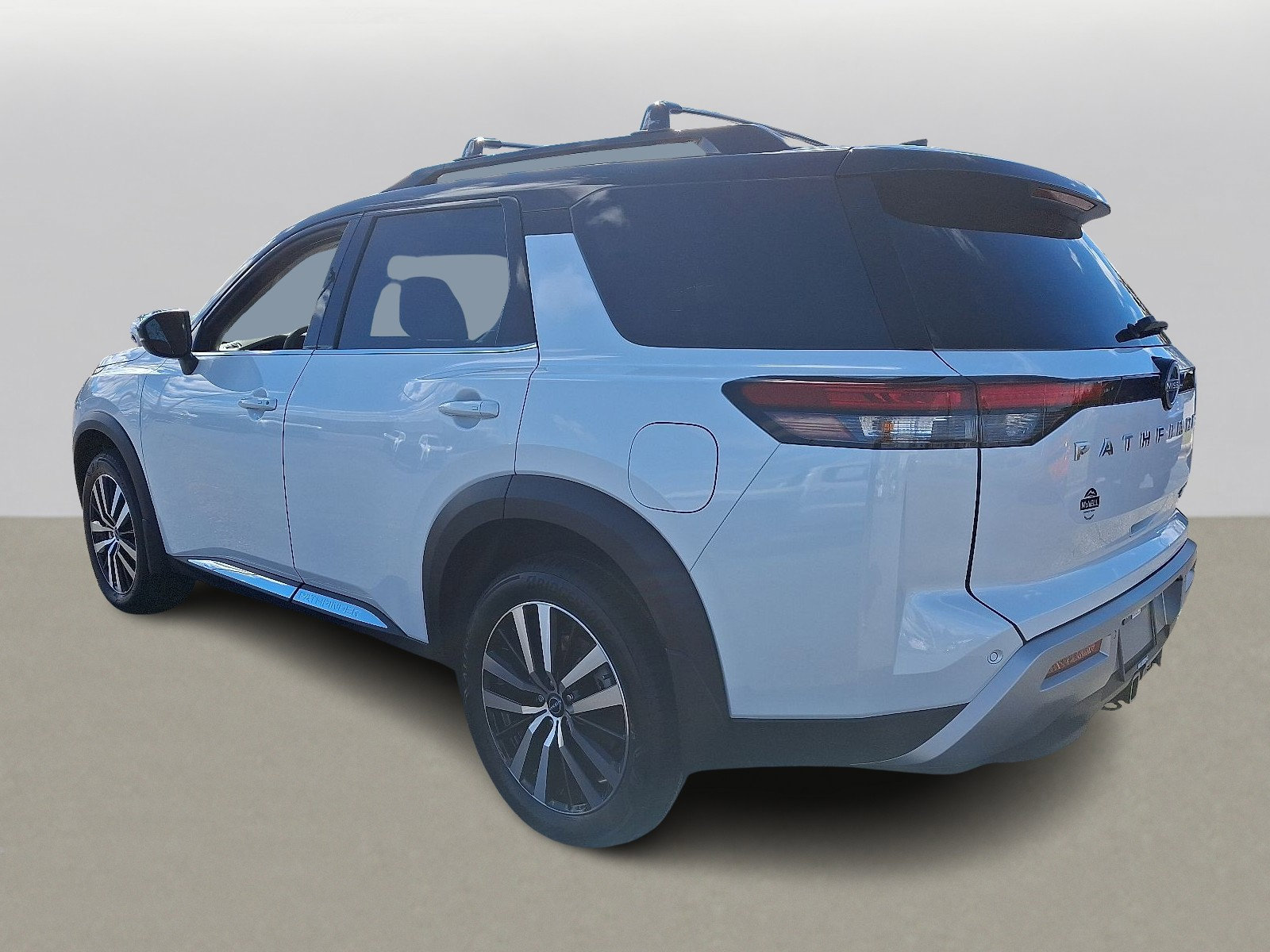 New 2025 Nissan Pathfinder Platinum image 4