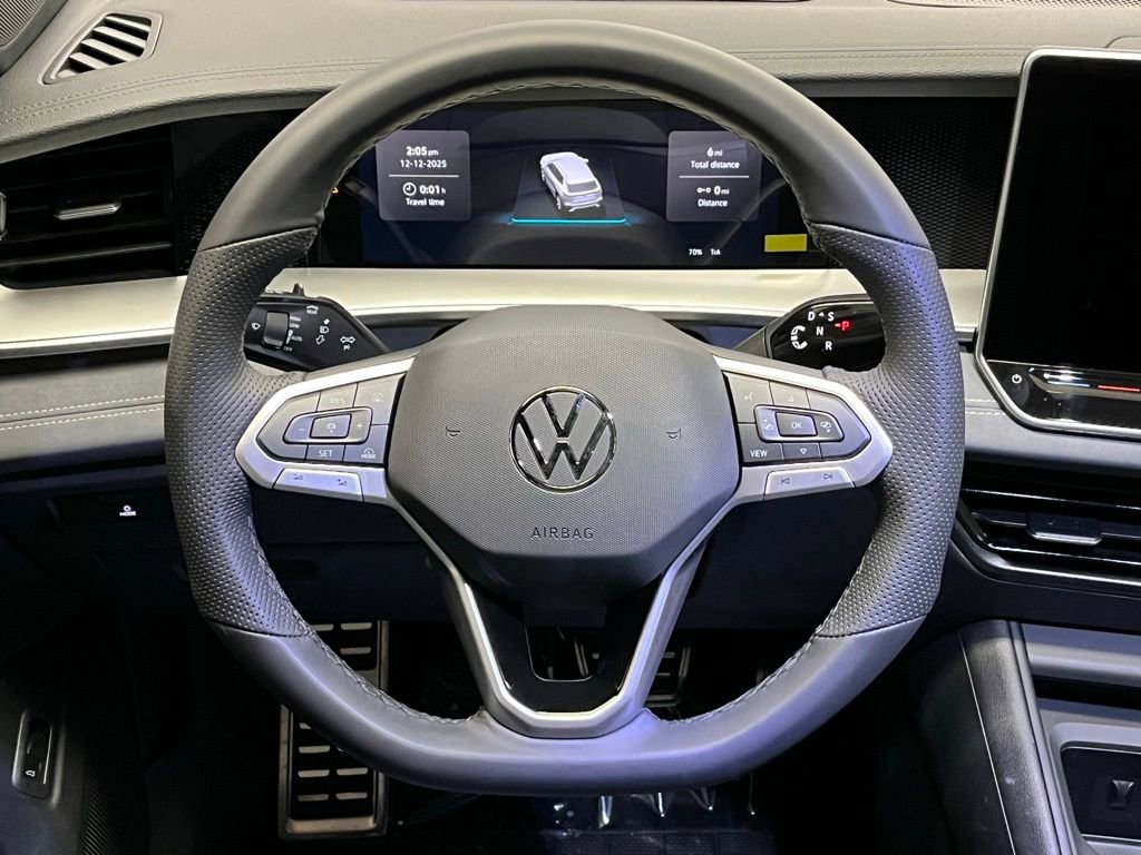 New 2026 Volkswagen Tiguan SE R-Line FWD image 9