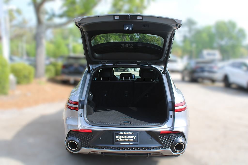 Used 2023 Genesis GV70 2.5T w/ Sport Prestige Package image 9