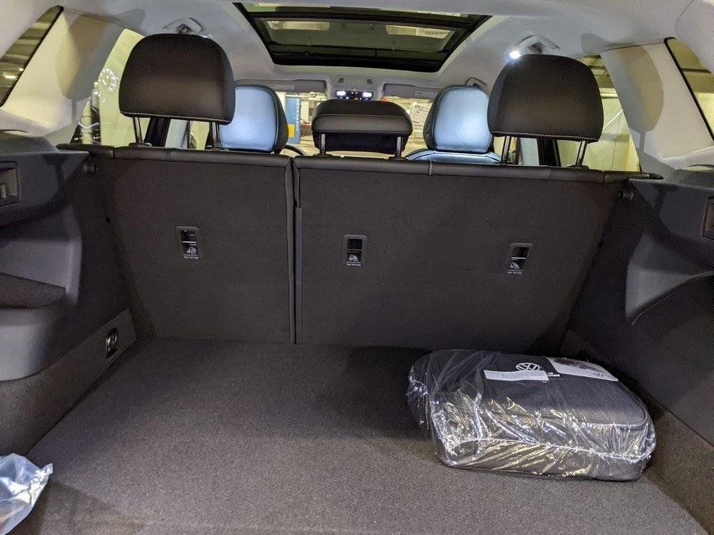 New 2026 Volkswagen Tiguan SE FWD image 28