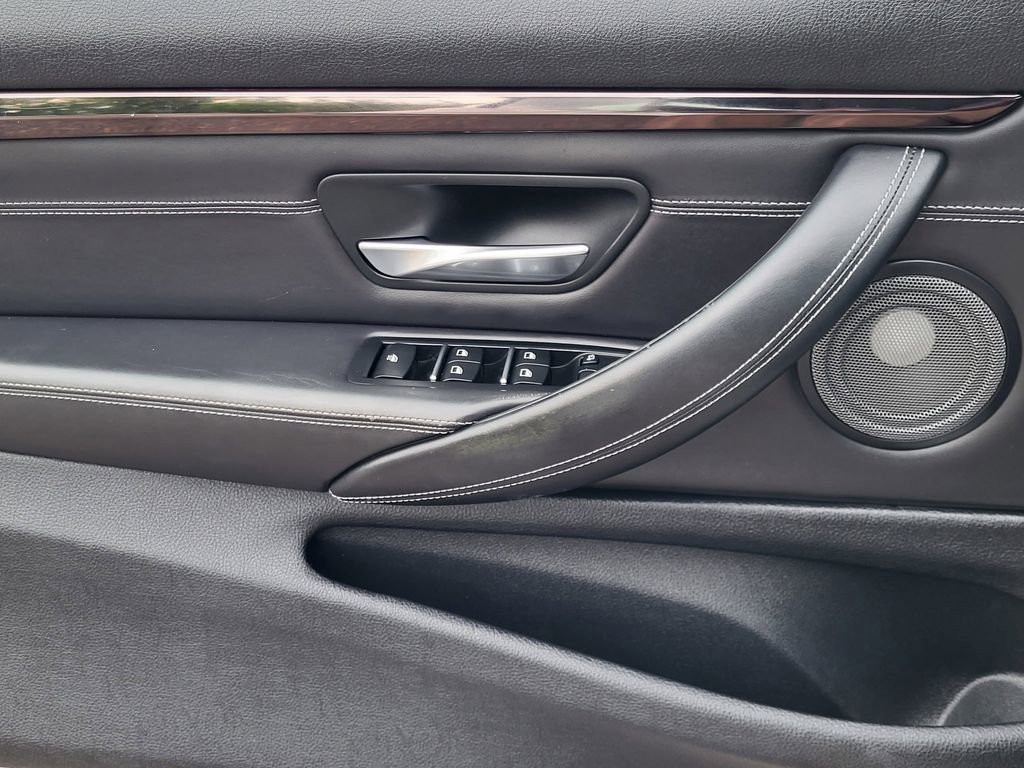 Used 2020 BMW M4 Convertible RWD image 14