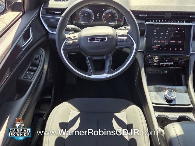 Used 2025 Jeep Grand Cherokee Laredo X w/ Luxury Tech Group I image 7