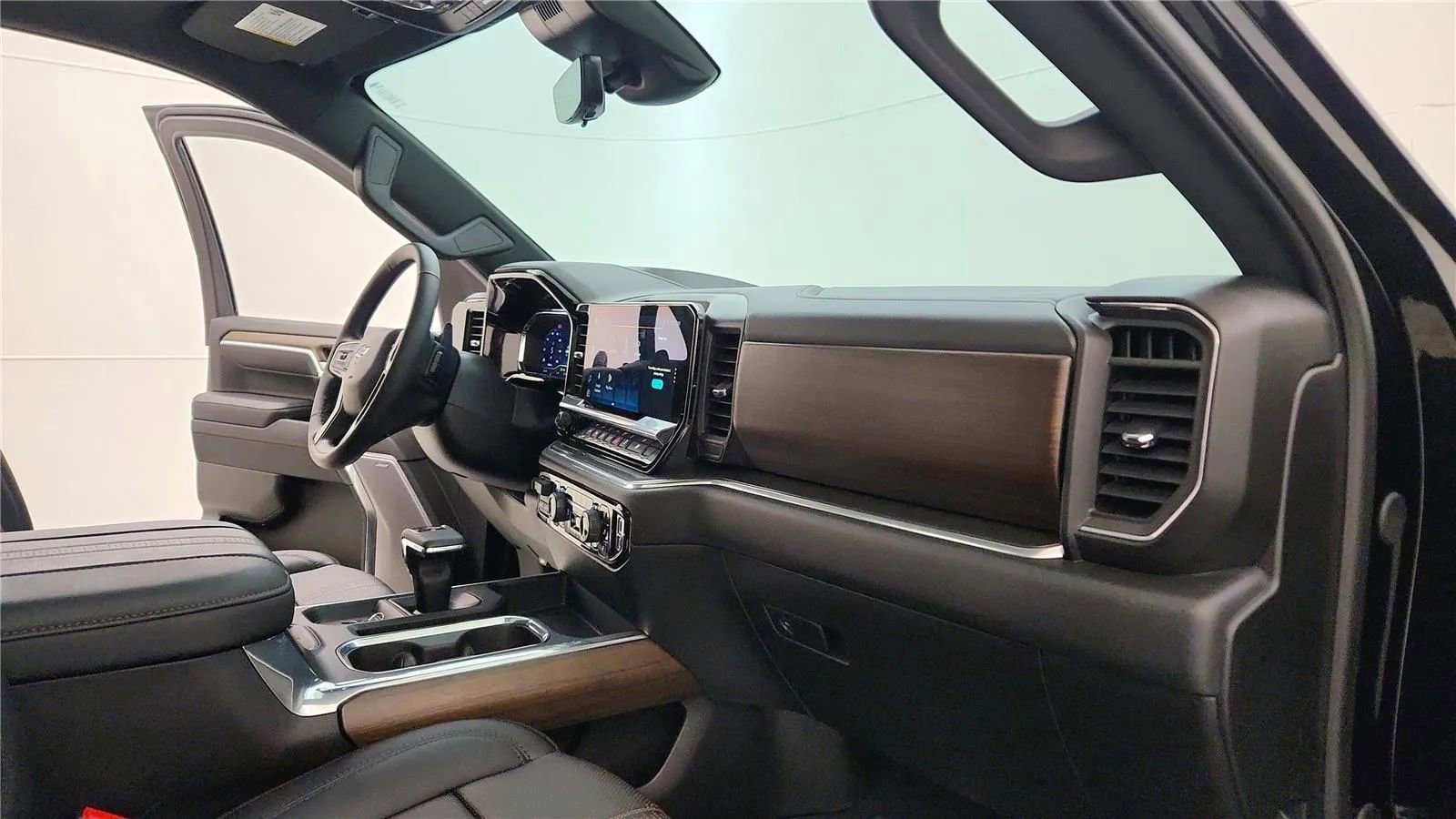 Used 2025 Chevrolet Silverado 1500 High Country w/ Midnight Edition image 40