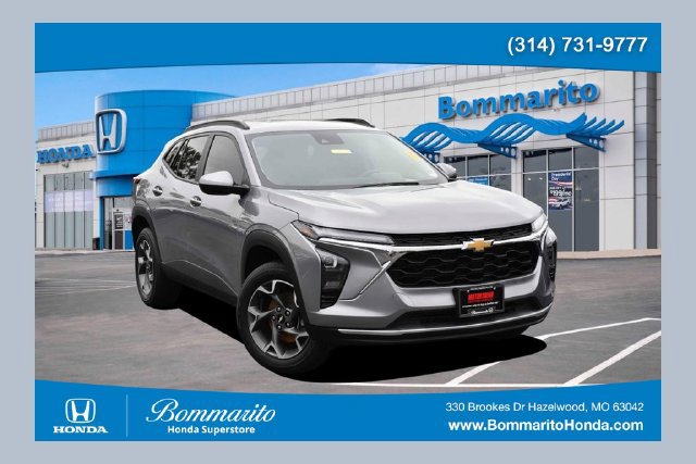 Used 2024 Chevrolet Trax LT FWD image 1