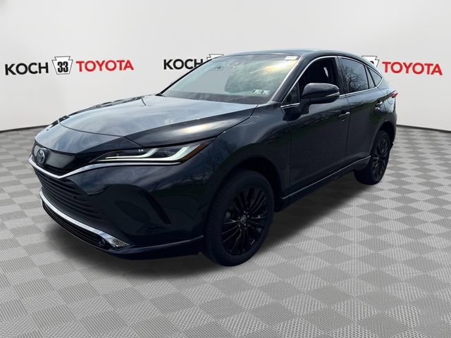 Used 2023 Toyota Venza Nightshade image 3