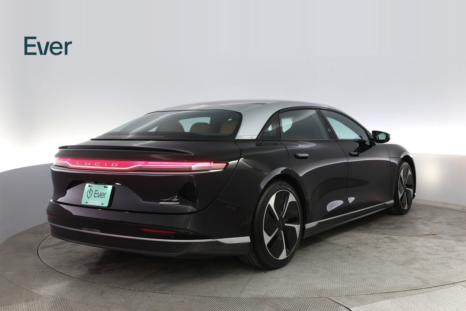 Used 2023 Lucid Air Touring image 3