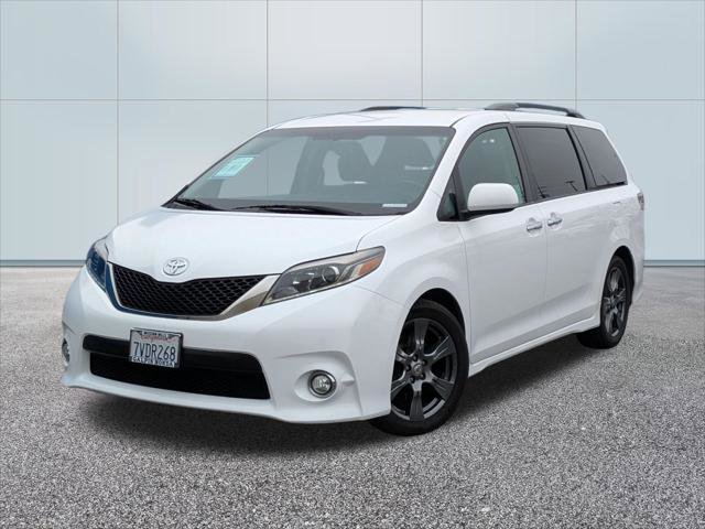 Used 2017 Toyota Sienna SE FWD image 1