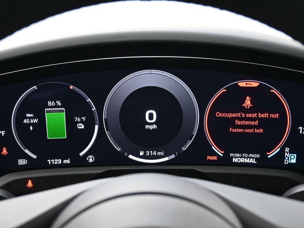 Certified 2025 Porsche Taycan 4S image 8