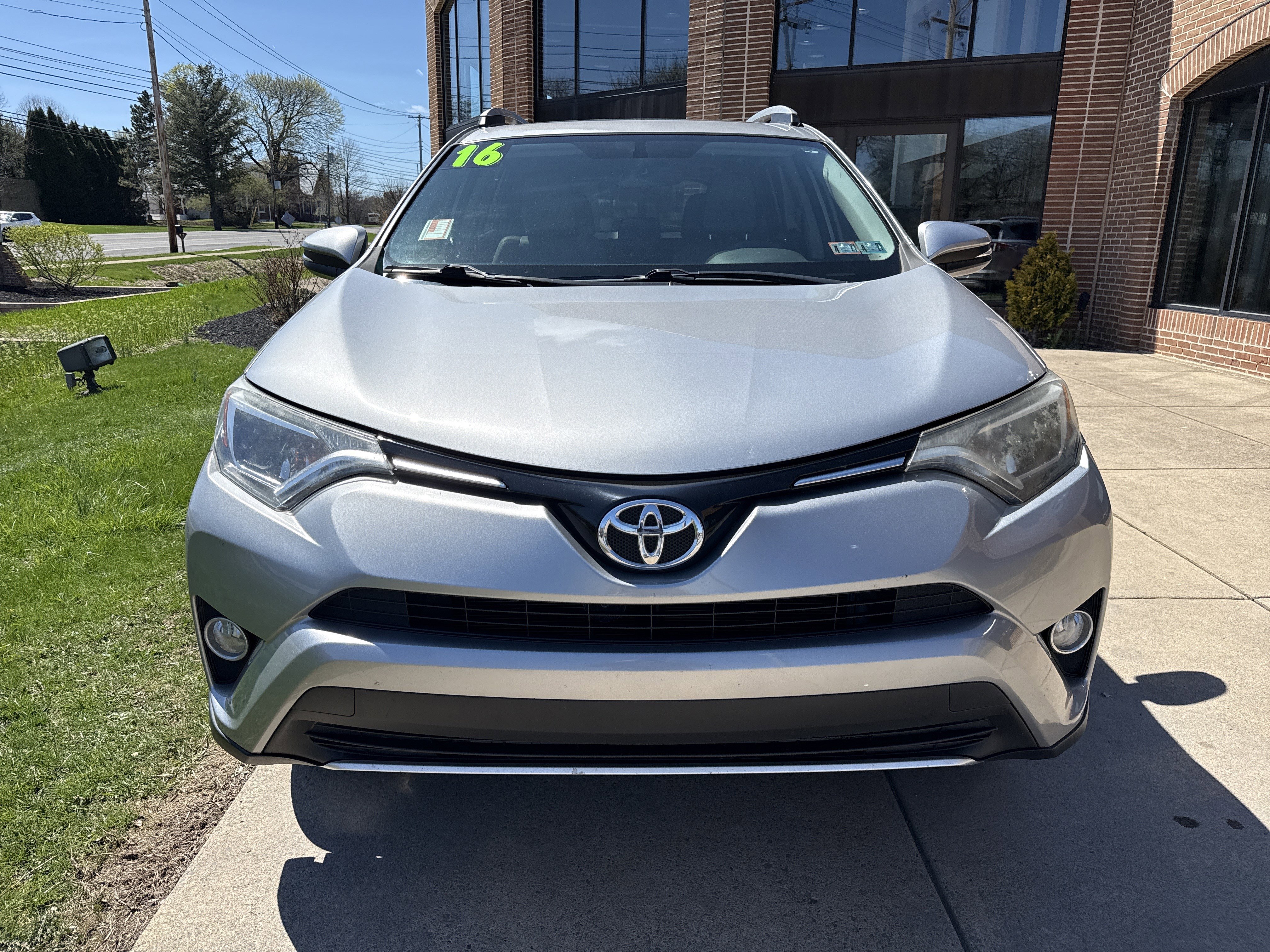 Used 2016 Toyota RAV4 XLE image 9