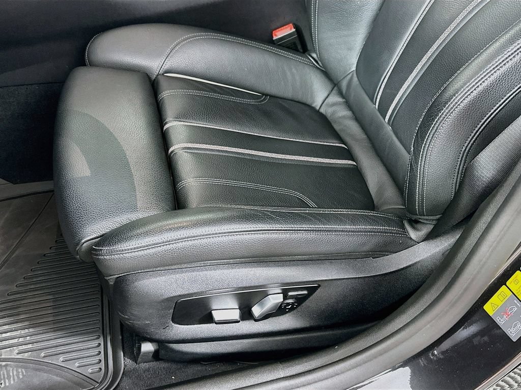 Used 2019 BMW 530e xDrive w/ Convenience Package AWD/4WD image 27