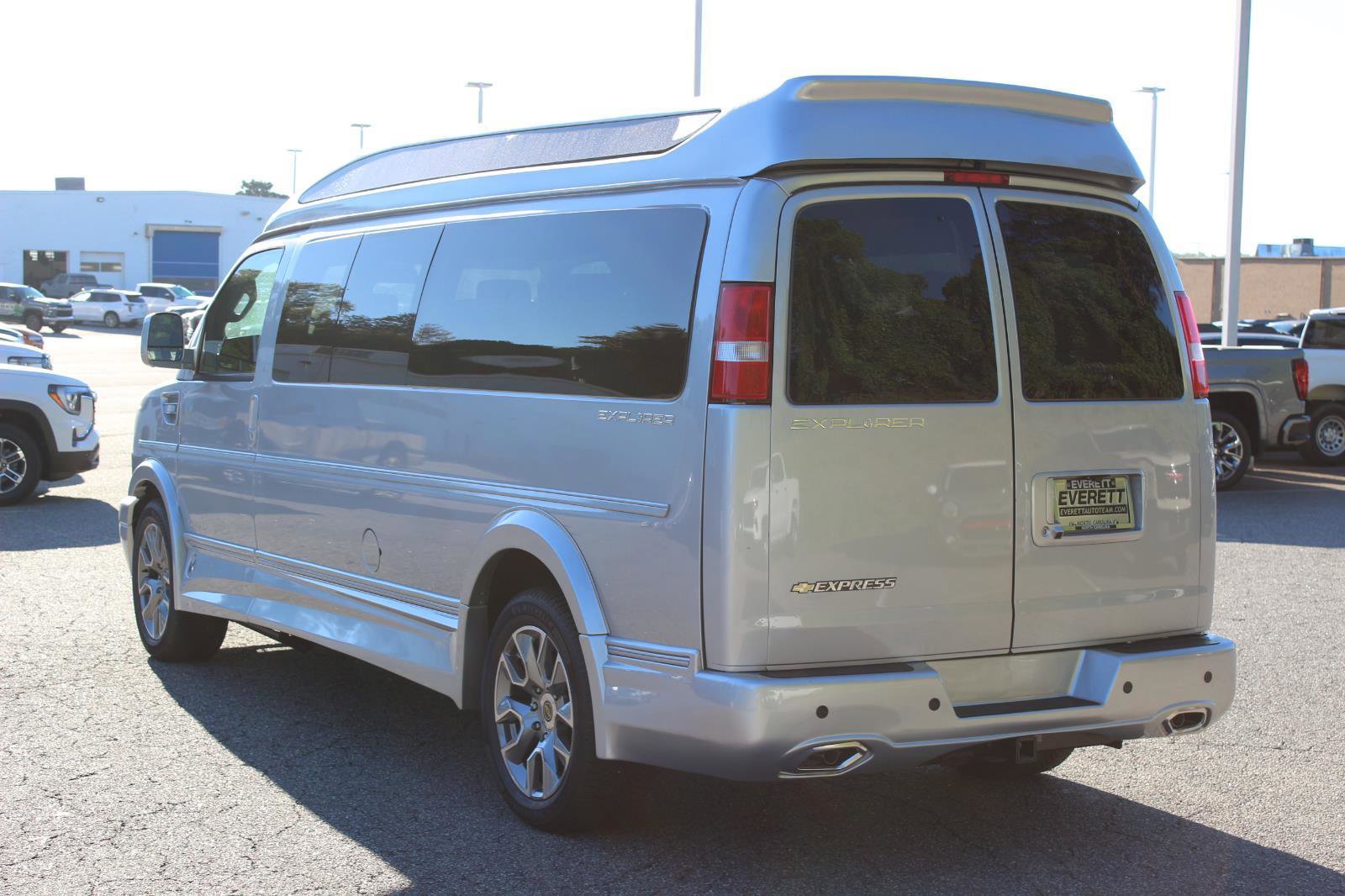 New 2025 Chevrolet Express 2500 RWD 2500 155 w/ Driver Convenience Package image 5