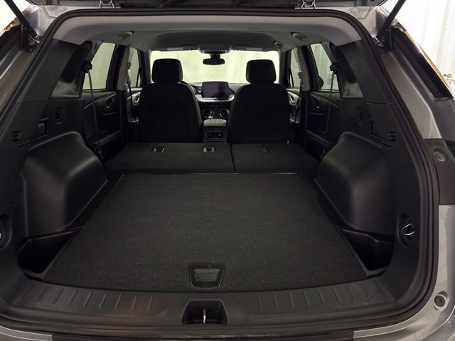 Used 2025 Chevrolet Blazer LT FWD image 11
