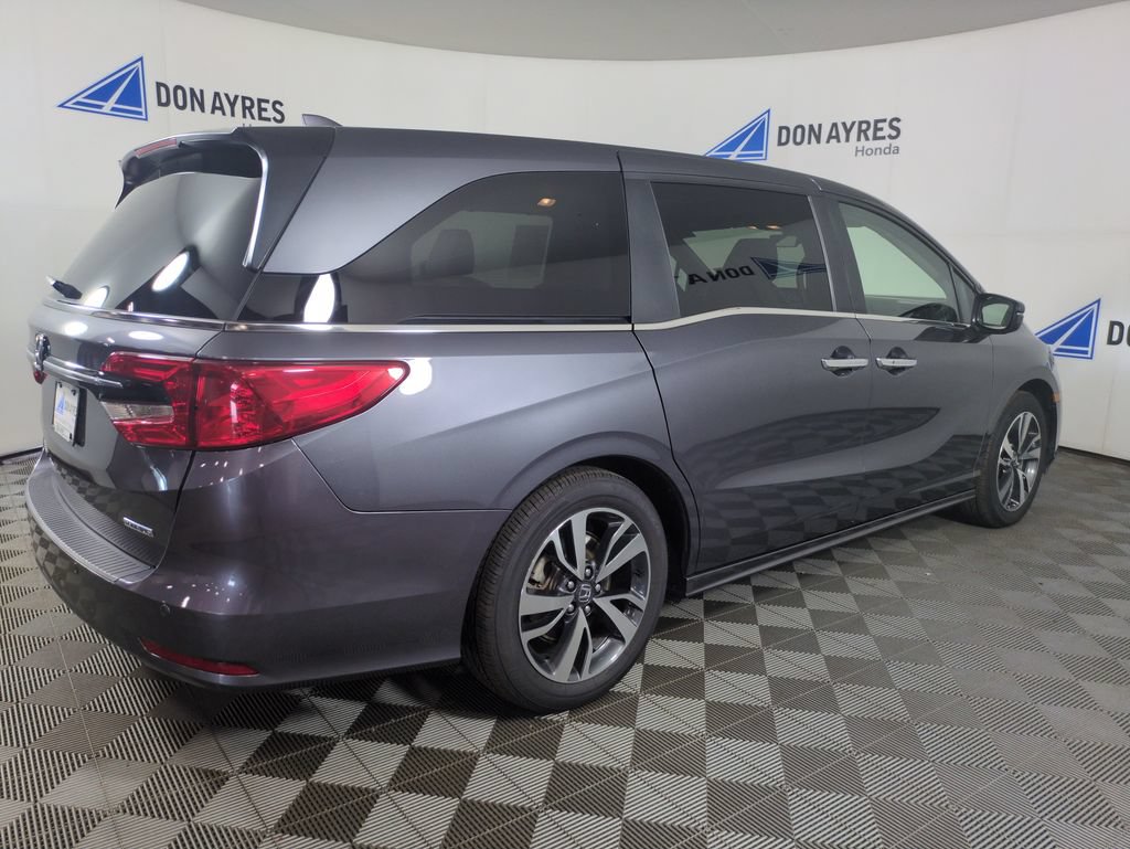 Certified 2024 Honda Odyssey Touring image 9