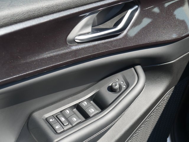 Used 2023 Jeep Grand Cherokee Altitude image 16