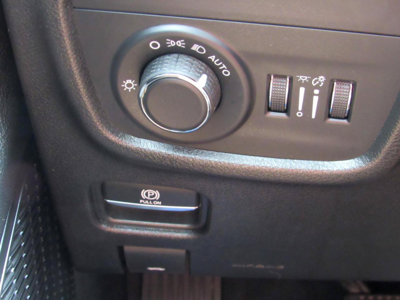 Used 2024 Jeep Grand Cherokee Laredo X AWD/4WD image 18
