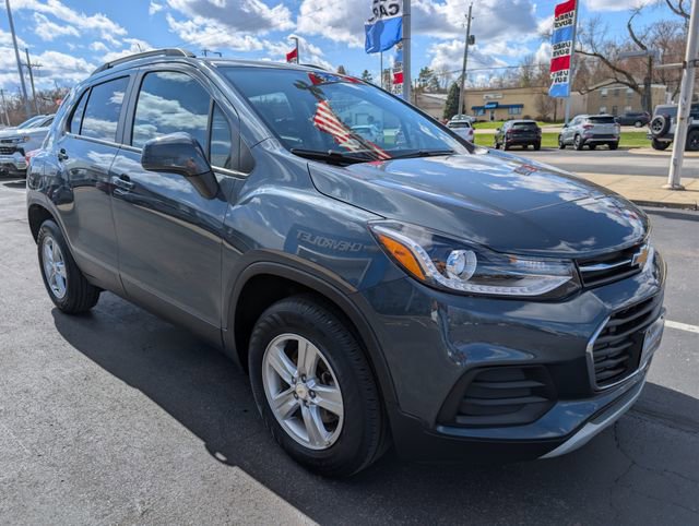 Used 2022 Chevrolet Trax LT w/ LT Convenience Package image 7