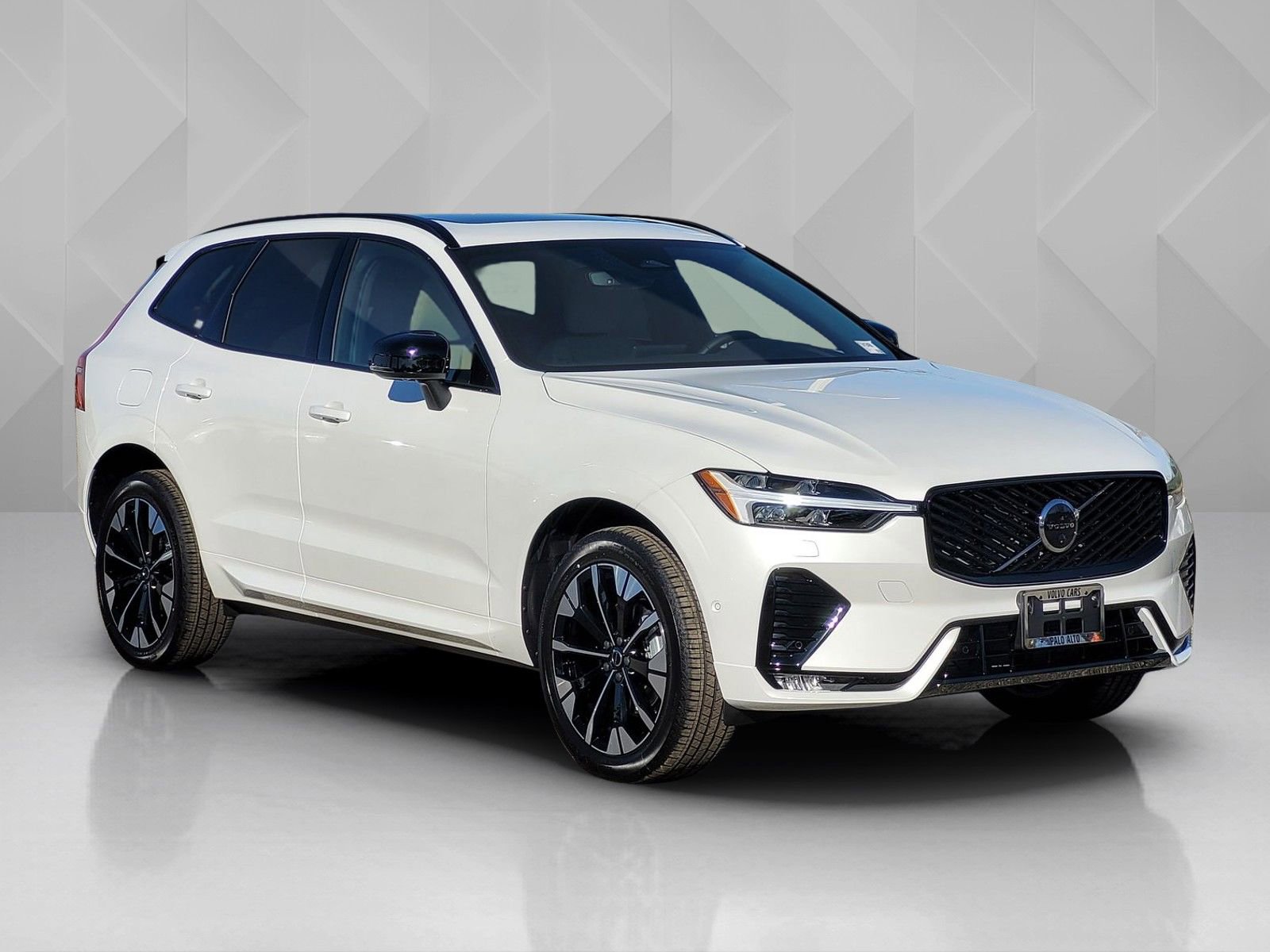 New 2026 Volvo XC60 B5 Plus w/ Protection Package Premier image 8