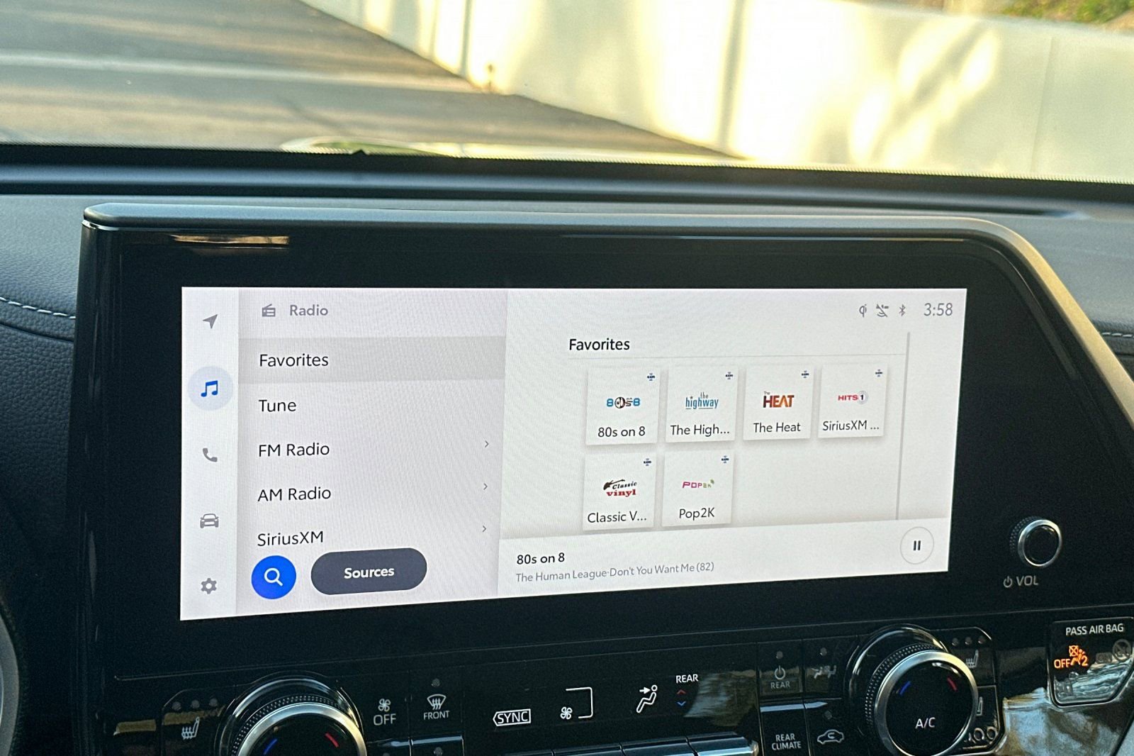 Used 2024 Toyota Highlander Limited image 33
