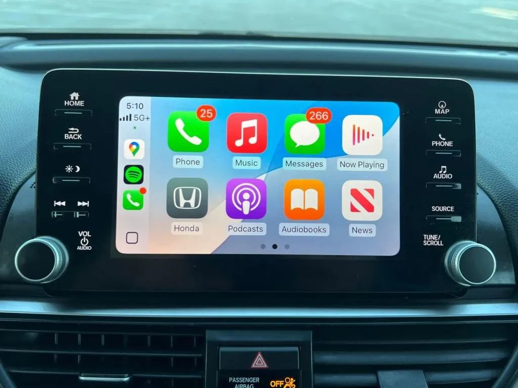 Used 2018 Honda Accord Touring image 35